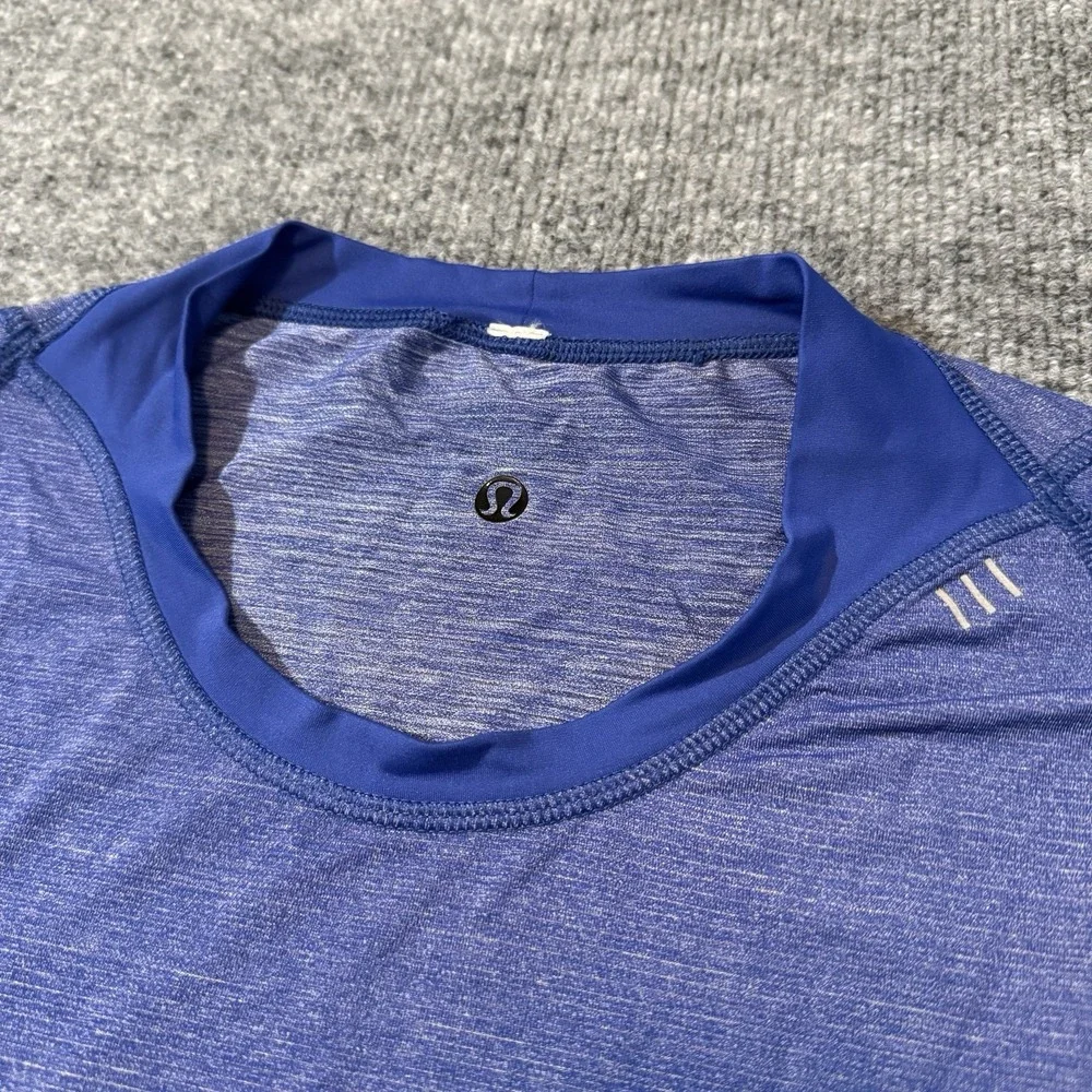 Men's Lululemon Reversible Short Sleeve Athletic Shirt‎ Size Small Blue
